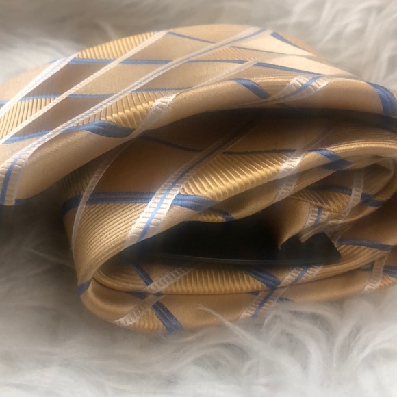 Michael Kors Tie - Picture 2 of 5